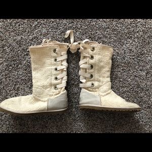 UGG Hierloom Lace Up Boots Vintage
